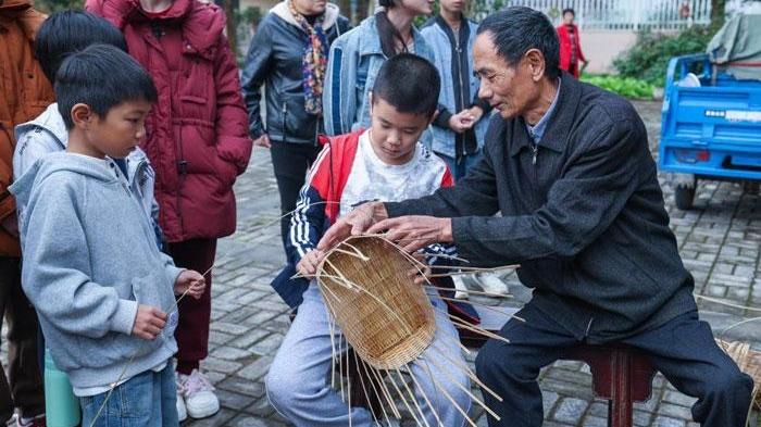 乡村爱心驿站助力青少年快乐成长