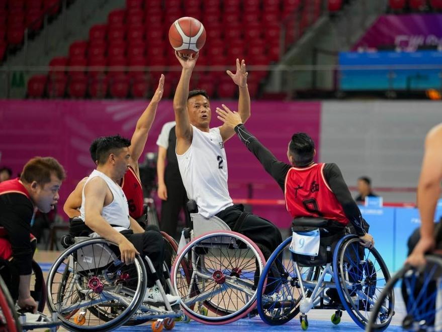 有爱无碍 暖心守护轮椅上的热爱