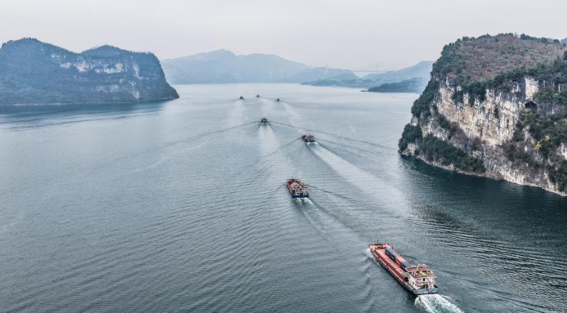 ���ݣ��Ͱ������и�����ʽ����