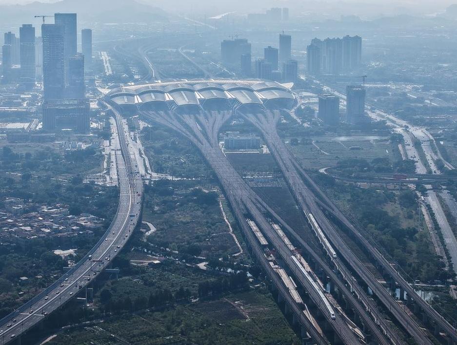 广州：保障“高铁进城”施工安全