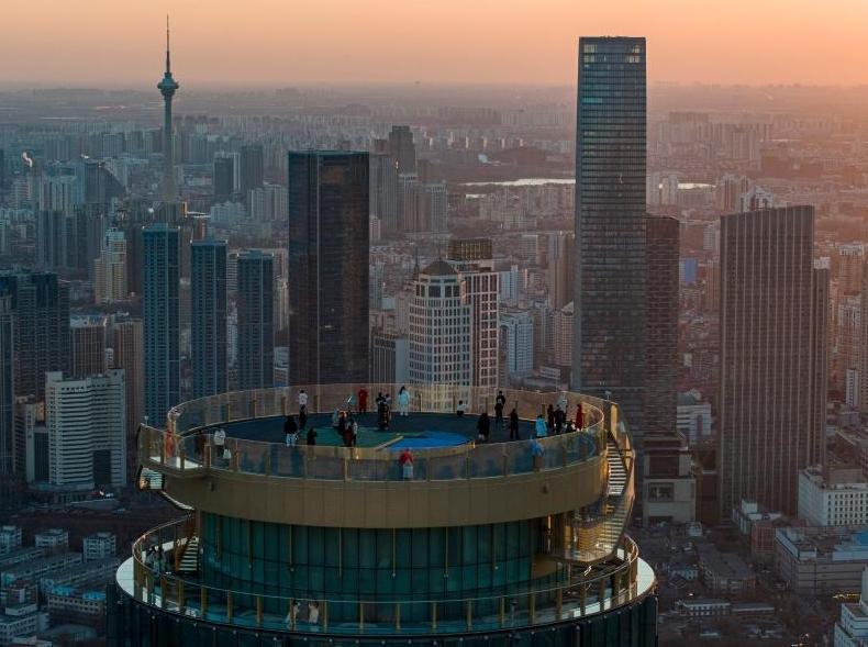 登津湾云顶 瞰城市风光