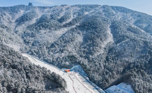 冰雪产业万亿赛道里的“浙江风景”