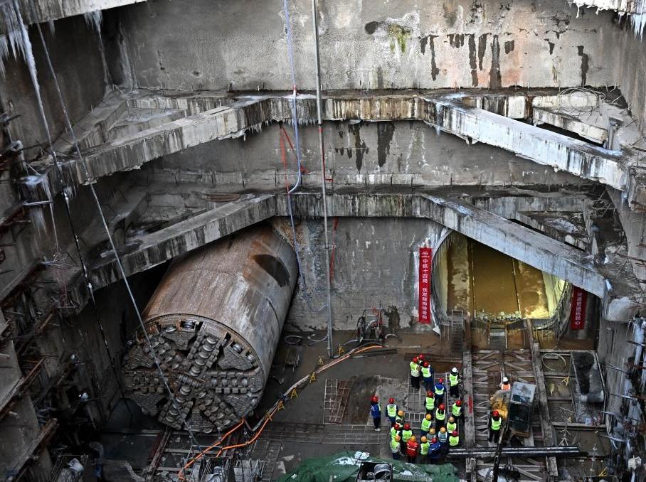 ɽ���ൺ�������ܹ�ʩ��  ˫�ߡ����������ͨ