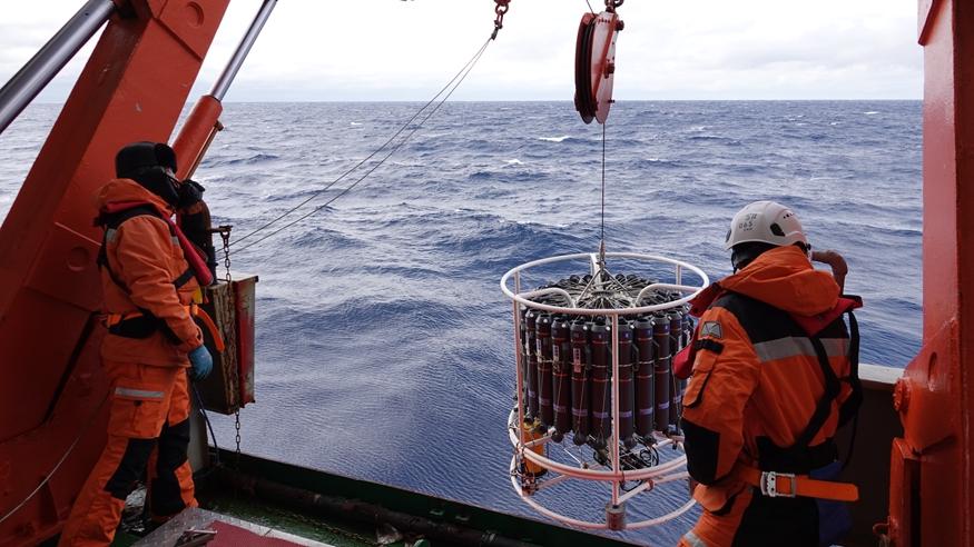 ��42���ϼ�����ح��ѩ�������ڰ���ɭ����չ���󿼲���ҵ