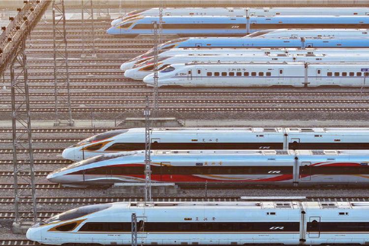 春节假期全国铁路累计发送旅客1.21亿人次