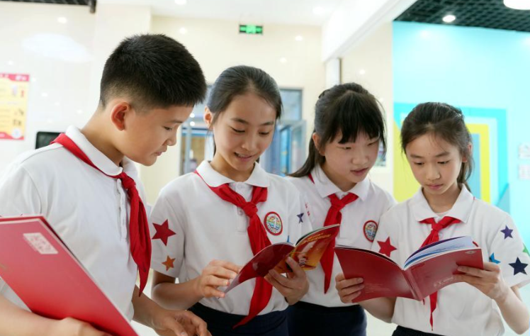 上海：“红喇叭”小讲解员迎“六一”