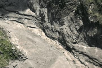 视频丨救援力量集结、直升机抵达吉隆口岸 西藏泥石流灾害救援最新进展→