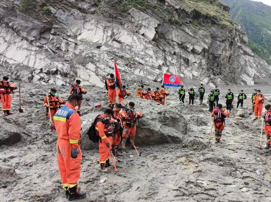 吉隆“8·26”泥石流灾害哀悼活动在西藏吉隆举行