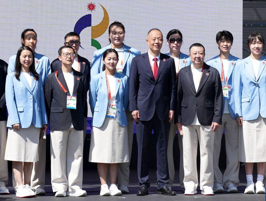 中国代表团亮相亚运会欢迎仪式
