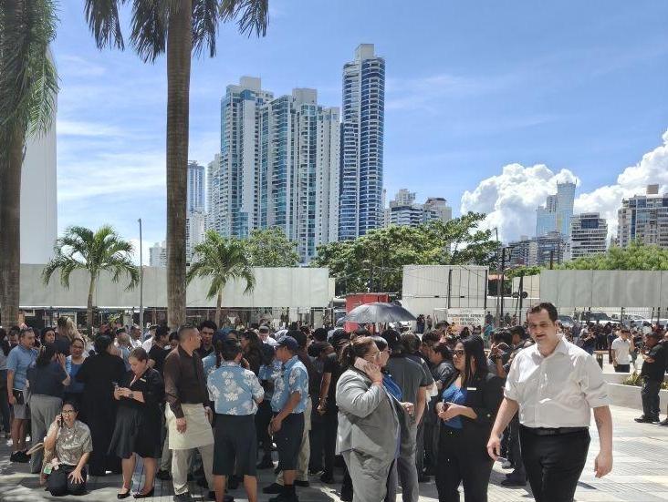 新华社快讯：巴拿马发生7.6级地震