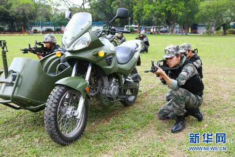 解放军摩托车部队图片