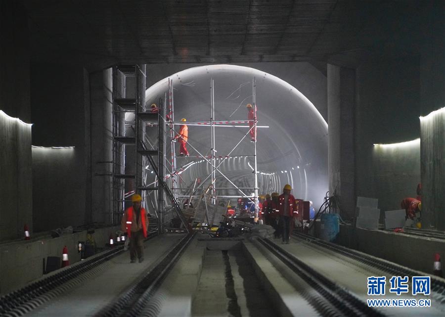 （社会）（1）京张高铁清华园隧道具备铺轨条件