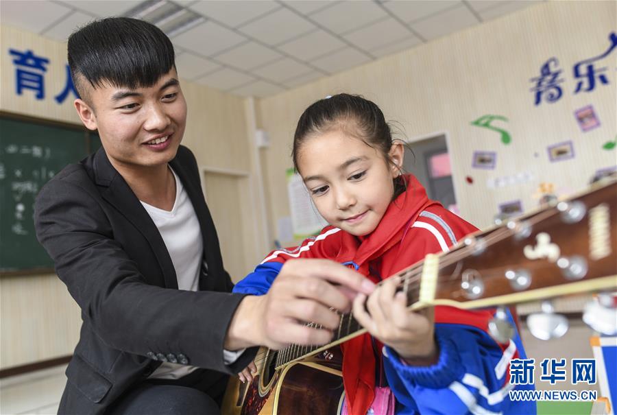 （图文互动）（3）一位青年任教新疆的青春梦