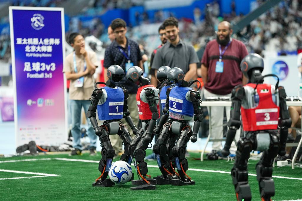 人形机器人离我们的生活还有多远？