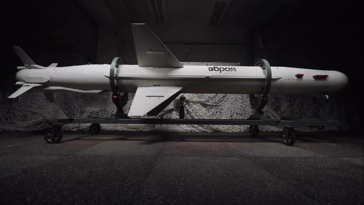 继“火烈鸟”后 乌克兰再“秀肌肉”公开新型远程“海王星”导弹