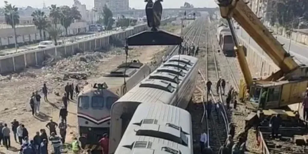 埃及一列车脱轨已致3死85伤