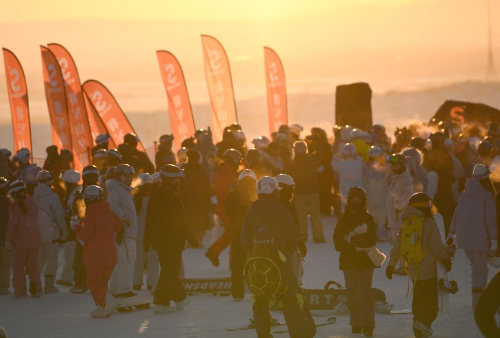 砥砺奋进七十载 天山南北谱华章丨从“雪都”到“绿野”：新疆阿勒泰旅游“四季常热”