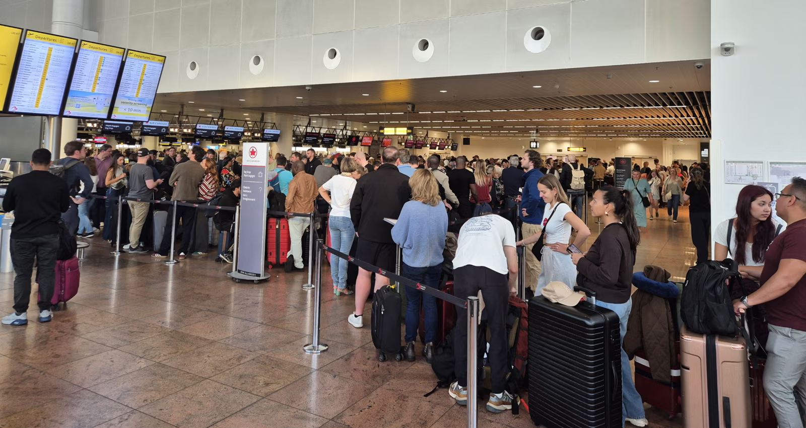 网络攻击影响持续 比利时布鲁塞尔机场多架次航班取消或改道