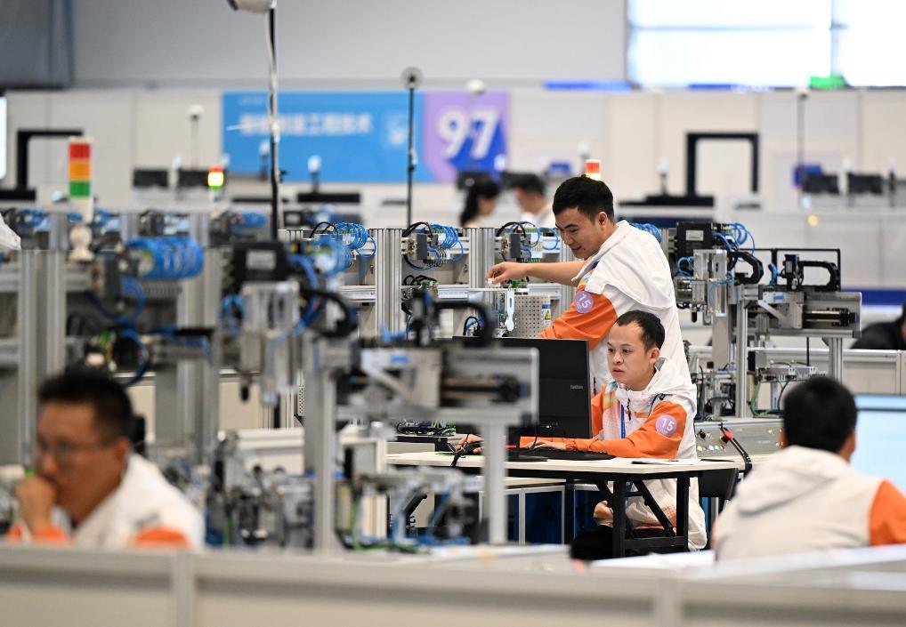 新华视点丨透视第三届全国技能大赛：技能人才如何向“新”？