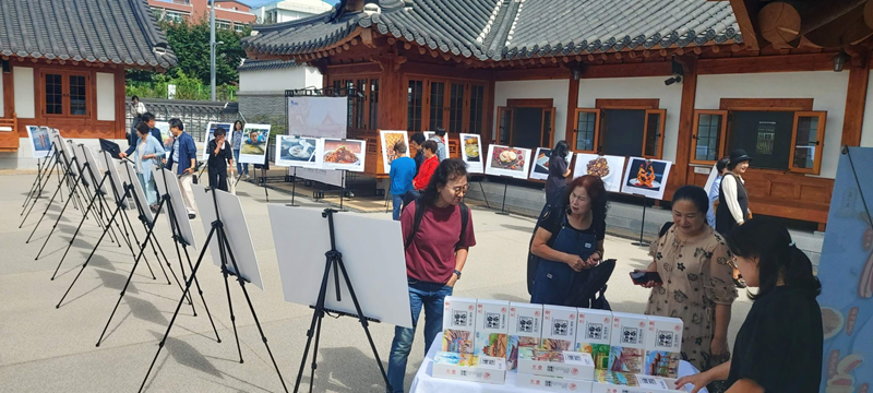济南饮食文化亮相韩国水原 “好客山东 泉在济南”展尽显泉城味道