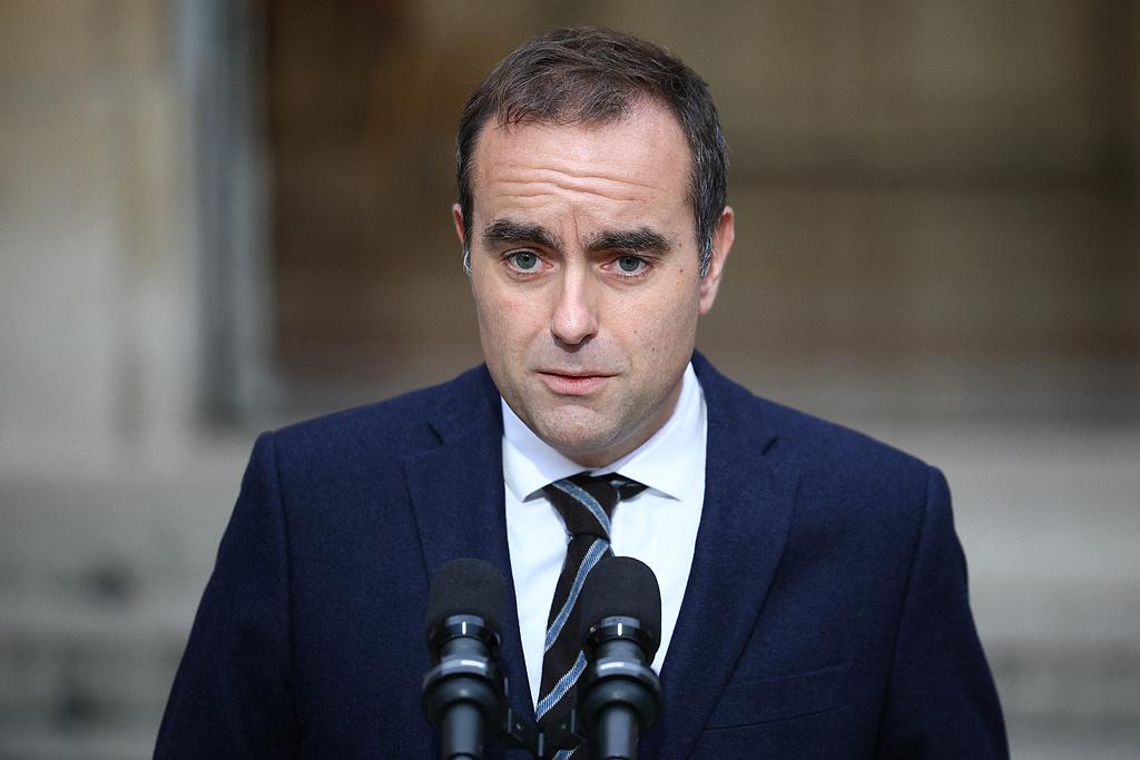 刚辞职4天又获任命 法国总理为何还是他？