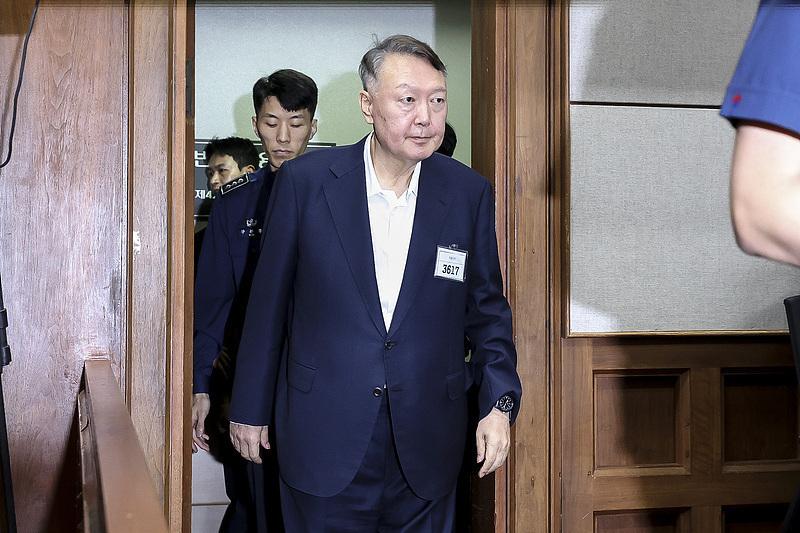 韩国前总统尹锡悦出席内乱特检组传唤调查