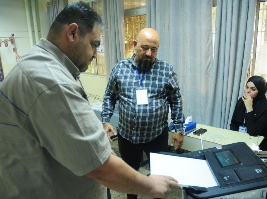 中东战地手记丨“希望政治僵局不再重演”——伊拉克国民议会选举现场见闻