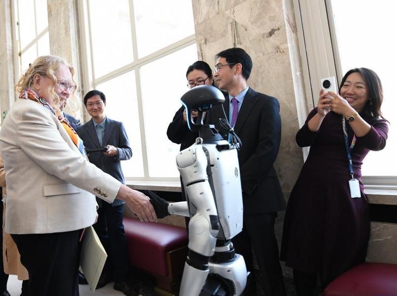 “人工智能 团结共治”高级别对话会在日内瓦举行