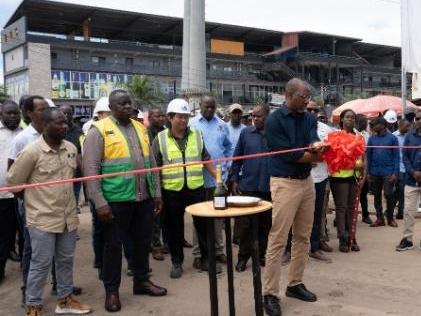 中企承建的莫桑比克道路项目交付使用