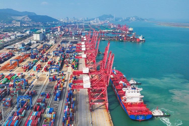 规模再创新高 我国2025年外贸进出口达45.47万亿元