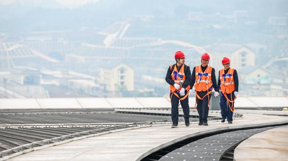 新春走基层丨守护春运的“站房卫士”