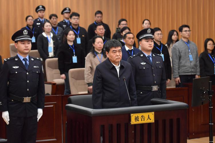 国家烟草专卖局原副局长张天峰受贿案一审获刑12年