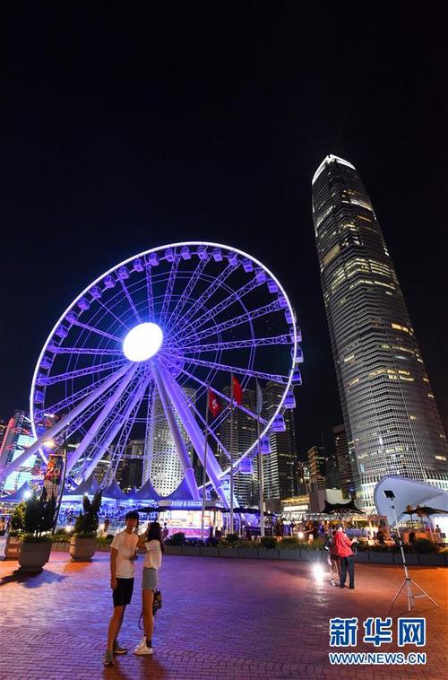 香港摩天轮夜景图片